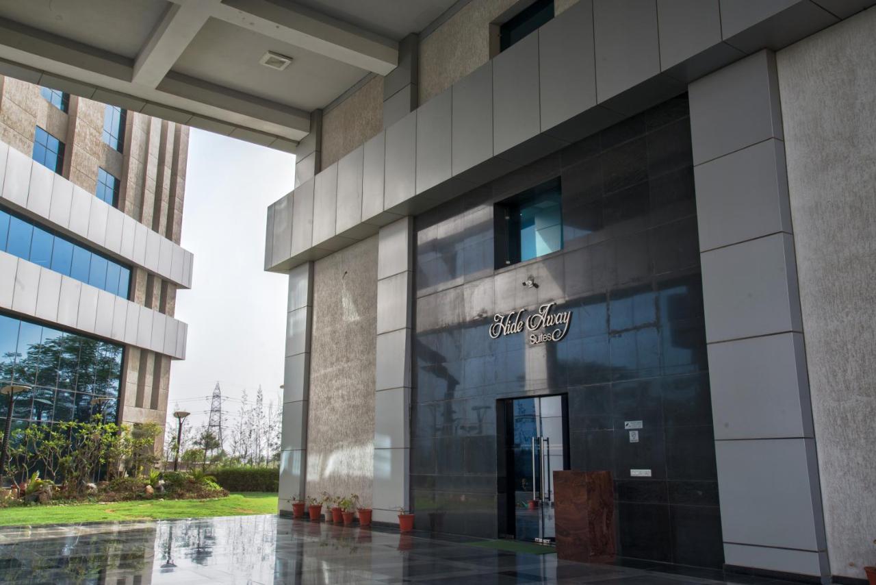 Hide Away Suites Noida Eksteriør billede