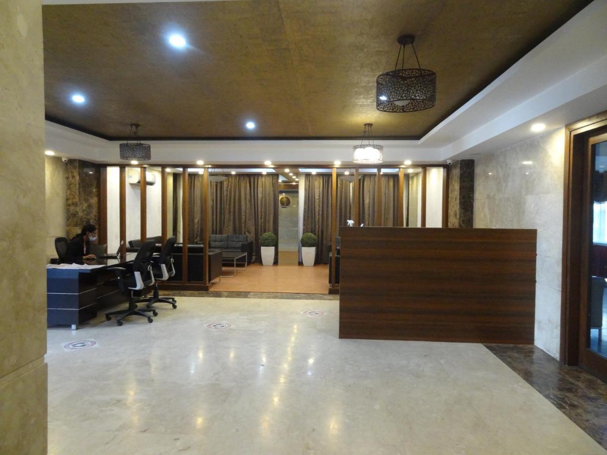 Hide Away Suites Noida Eksteriør billede