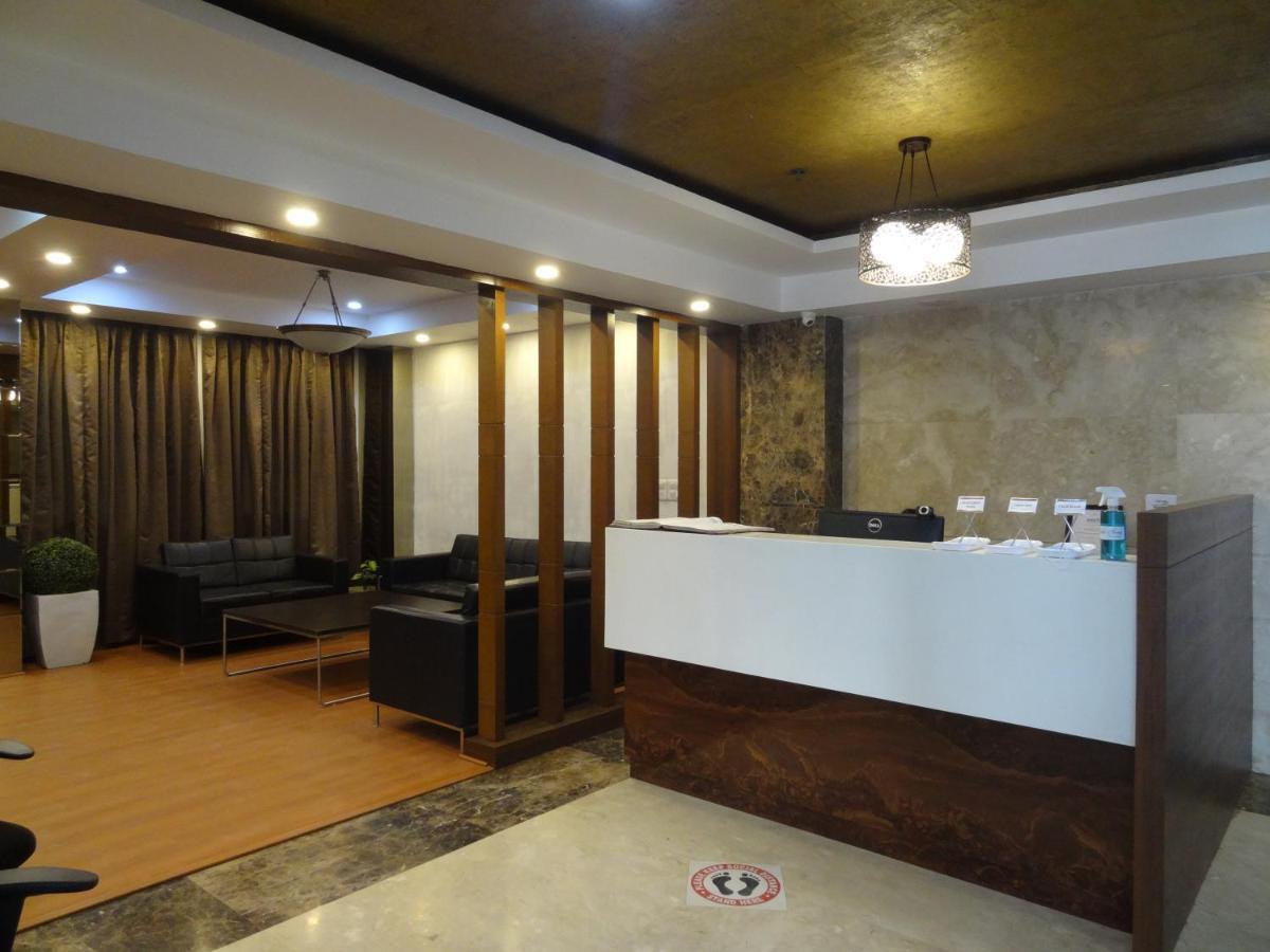Hide Away Suites Noida Eksteriør billede