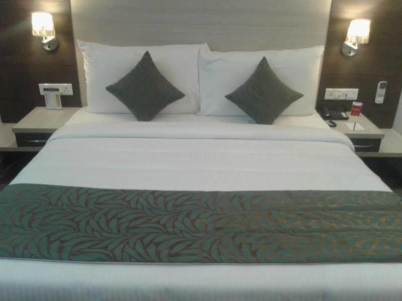 Hide Away Suites Noida Eksteriør billede