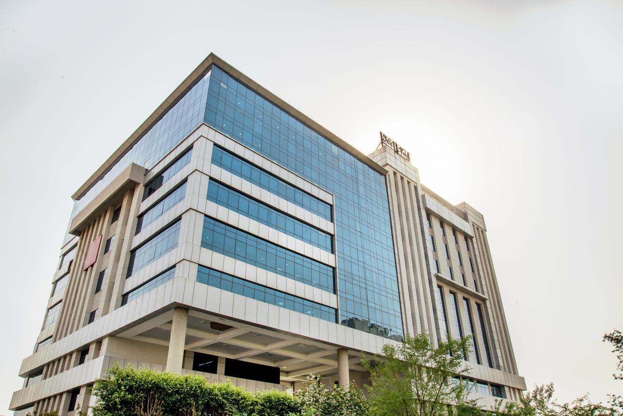 Hide Away Suites Noida Eksteriør billede